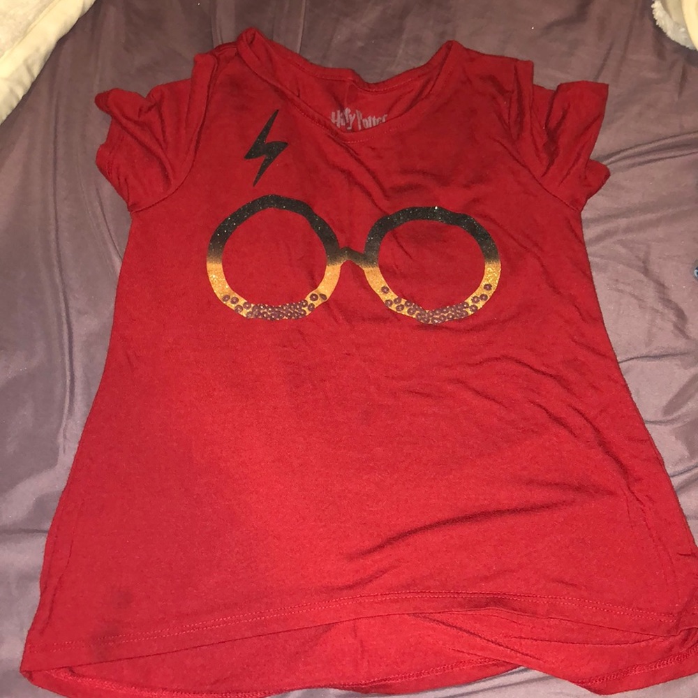 Got a Harry Potter fan? This is the perfect shirt!